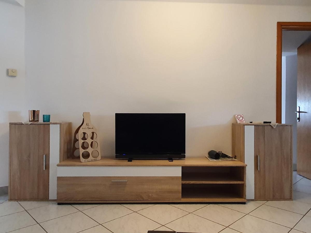 Apartments & Rooms Krk Krk Island Екстериор снимка
