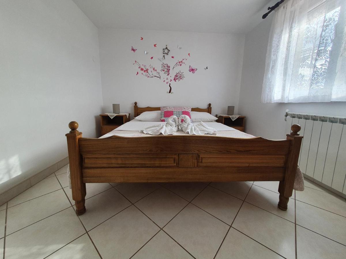 Apartments & Rooms Krk Krk Island Екстериор снимка