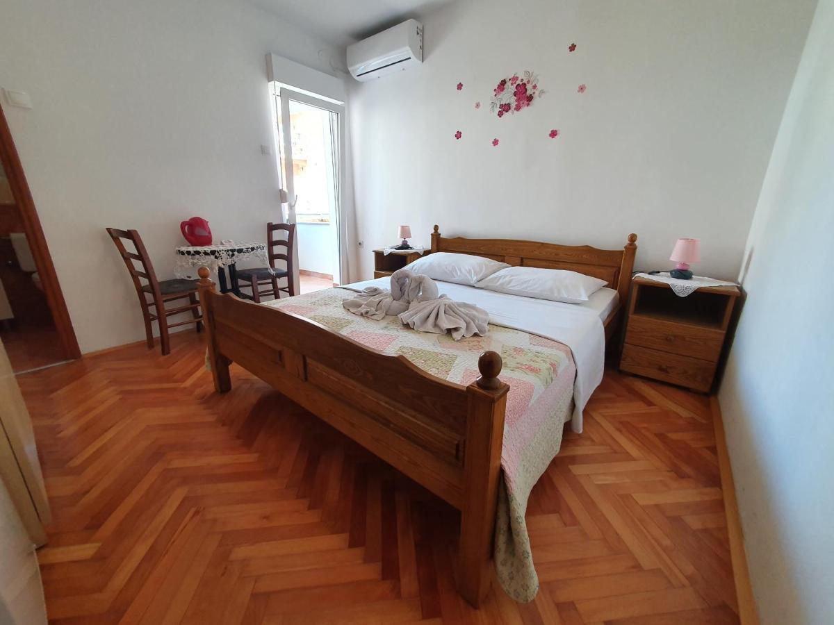 Apartments & Rooms Krk Krk Island Екстериор снимка