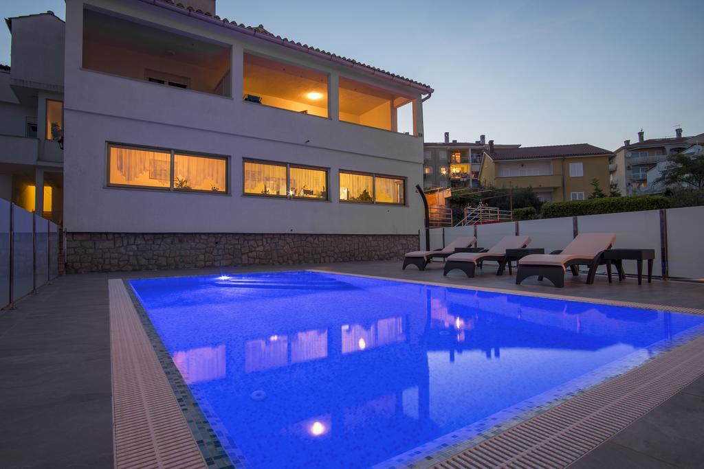 Apartments & Rooms Krk Krk Island Екстериор снимка